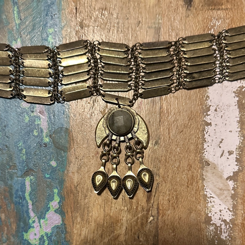 Free People vintage  brass  choker Necklace preowned - Picture 5 of 8